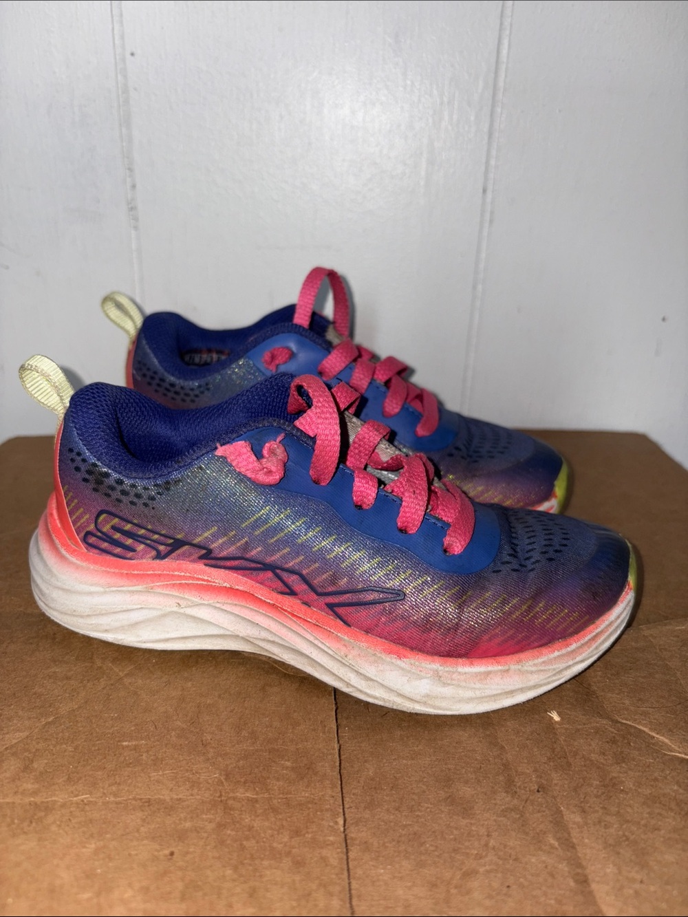 Skechers Girls Purple & Pink Gradient Athletic Sneakers size 11